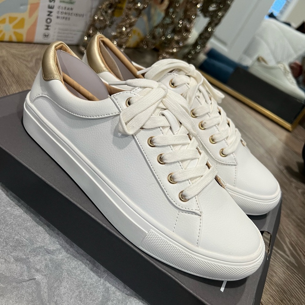 NWT Ann Taylor Sneakers